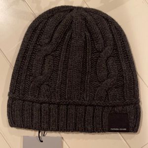 Canada Goose Ladies Cable Toque Iron Grey one size